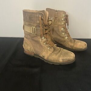 Sorel Tan Lace-Up  combat Boots